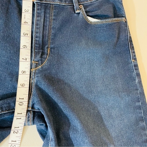 Levi’s Hi-Rise Denim Shorts Women Size 31 Blue Pockets Stretch - Picture 10 of 13